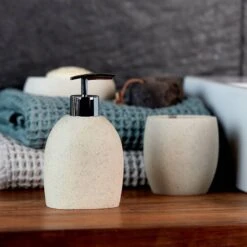 Wenko Distributeur De Savon Puro -Le Coin Bain Parfait Boutique 1000257691 210422 07391000120 MOOD DETAILS P000000001000257691 mood