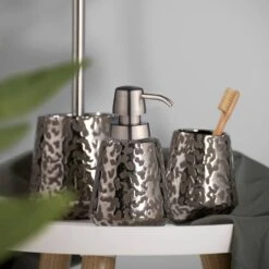 Wenko Brosse WC Burgos -Le Coin Bain Parfait Boutique 1000257764 210422 07401500380 MOOD DETAILS P000000001000257764 mood