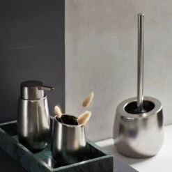 Wenko Brosse WC Badi -Le Coin Bain Parfait Boutique 1000257779 210422 07402900431 MOOD DETAILS P000000001000257779 mood