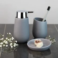 Wenko Set Salle De Bain Badi (3 éléments) -Le Coin Bain Parfait Boutique 1000257875 210422 07415400763 MOOD DETAILS P000000001000257875 mood