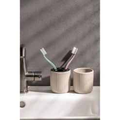 PRESENT TIME Set De Salle De Bain Neat -Le Coin Bain Parfait Boutique ac235180a7c54153be297244e356459d