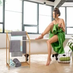 Porte-serviettes En Bambou 3 Bras -Le Coin Bain Parfait Boutique e37de12b6ff5424c83dc3a1b63a73eb5